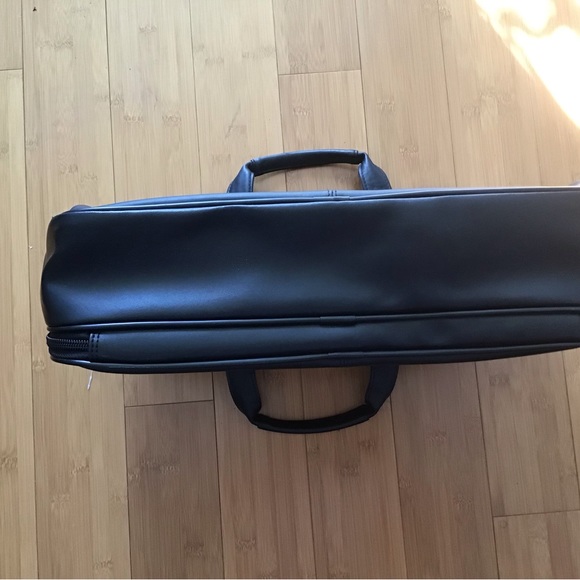 NWOT Unisex Kenneth Cole Reaction 524965 Laptop/Breifcase - Picture 3 of 9